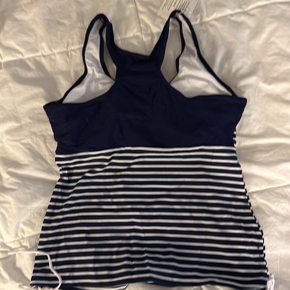 17 Basic’s HELLO SUMMER Tankini Top. SZ LRG Navy and white stripe w/cups NWT - Picture 5 of 7